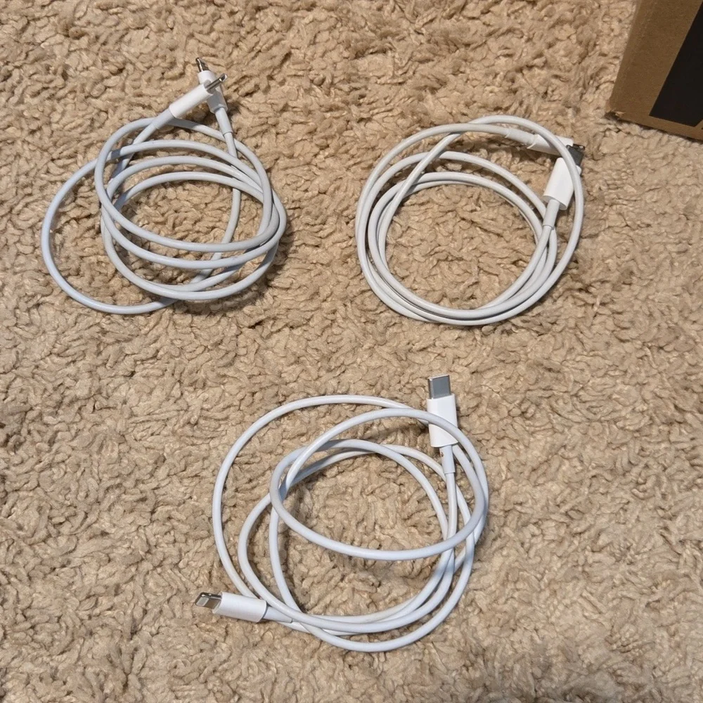 Apple USB C to Lighting‎ Charging Cable Bundle
